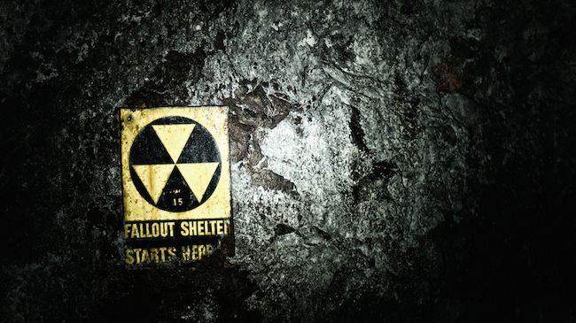Entry for a Nuclear Crisis for four people