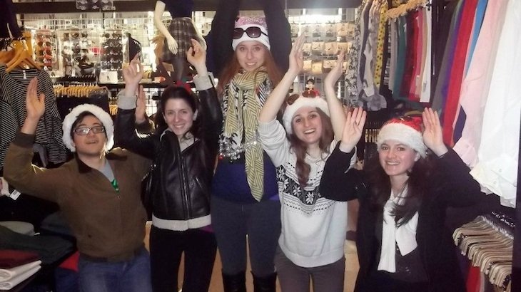 Entry To The Holiday Hootenanny From cityHUNT