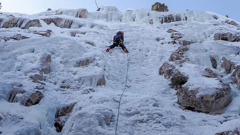 8-Hour Ice Climbing for 1 Person
