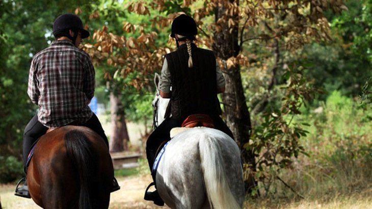 One-hour daytime or moonlight trail ride