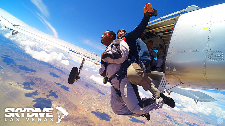 1 Tandem Skydive with Complimentary Shuttle