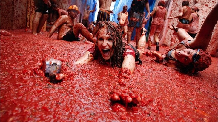 Tomato Battle Fight with Live Music 