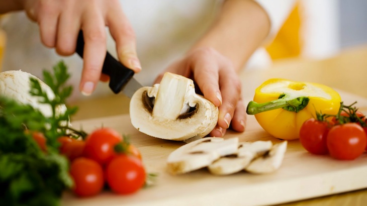 A 2 Hour Health Conscious Cooking Class plus Free Ceramic Knife